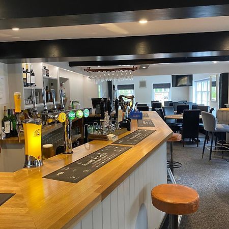 The New Wheel Inn Lymington Exteriér fotografie