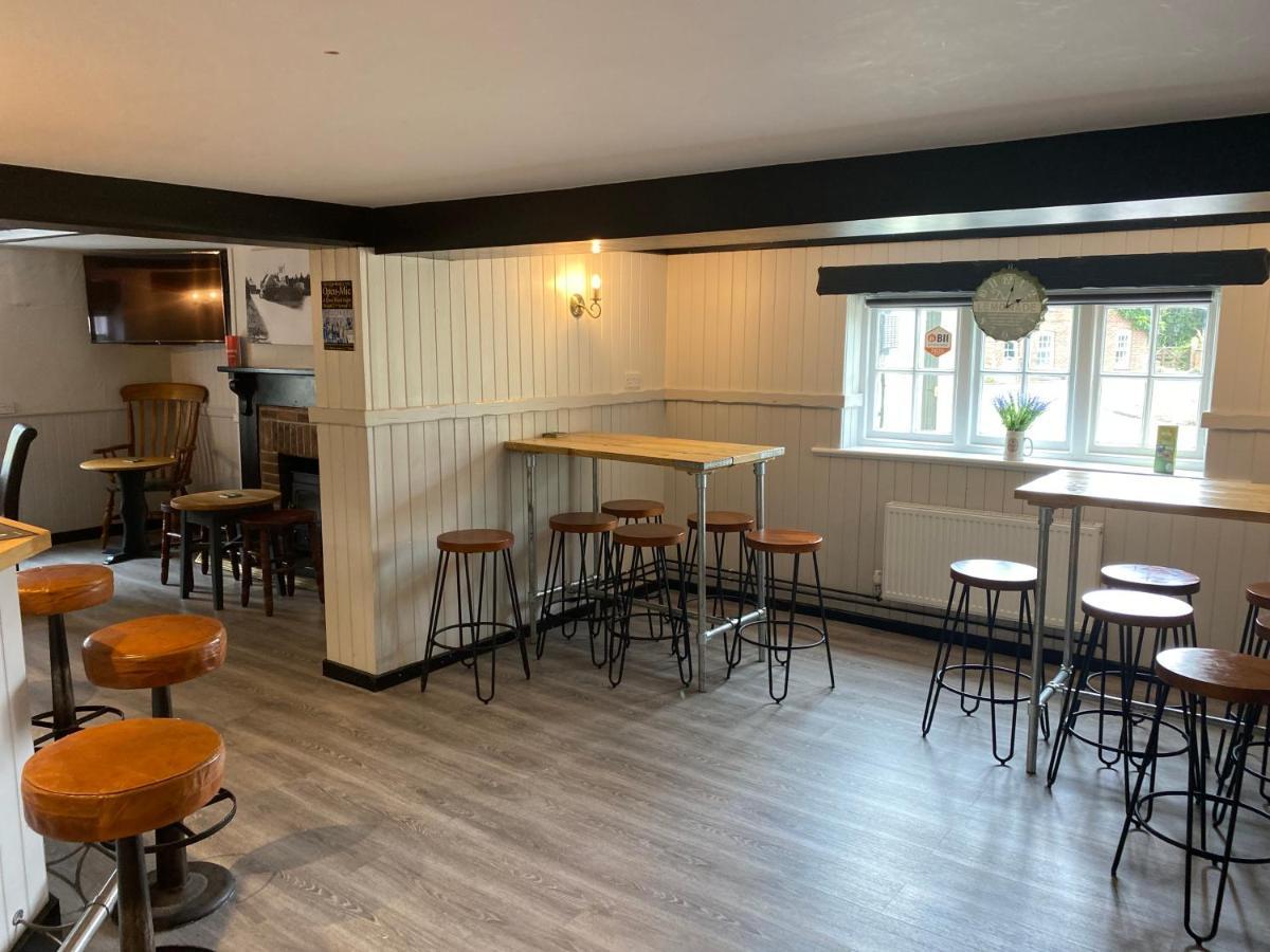 The New Wheel Inn Lymington Exteriér fotografie